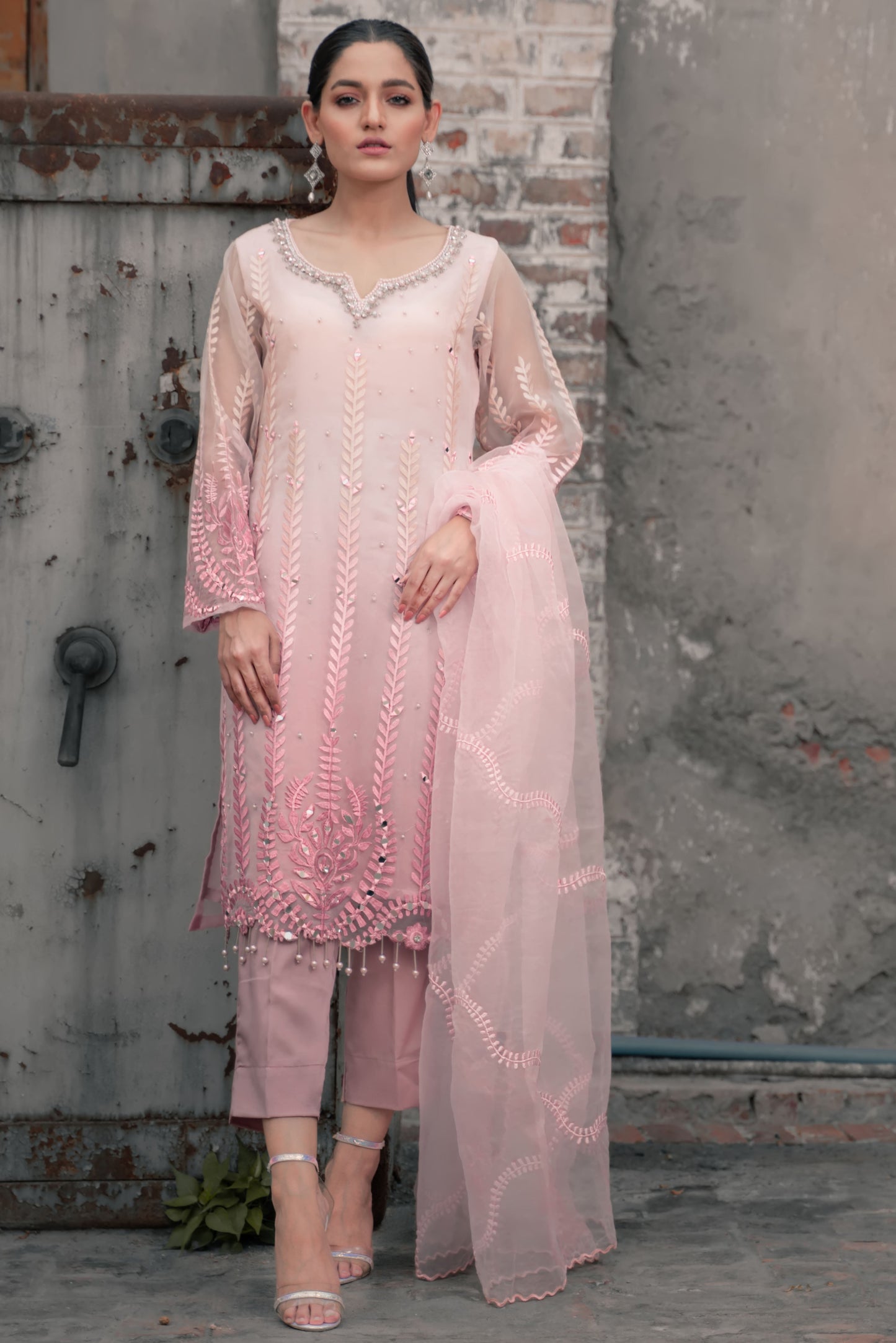 Calla lily (SD-16) - suidhagaofficial