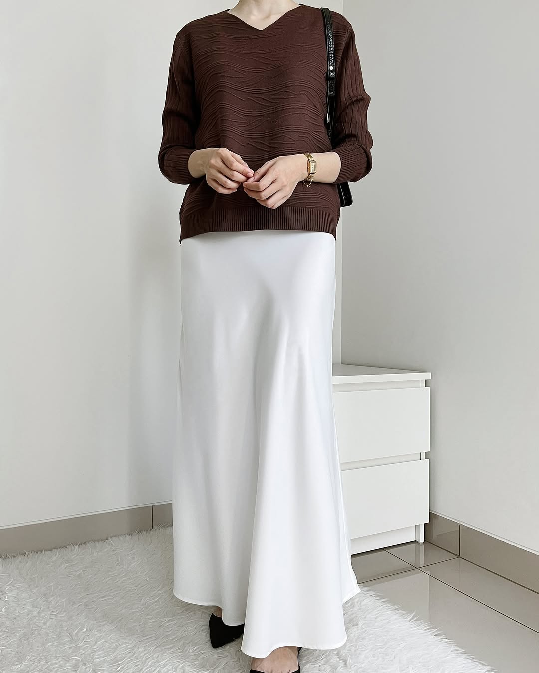 DOVE WHITE| SATIN MIDI SKIRT