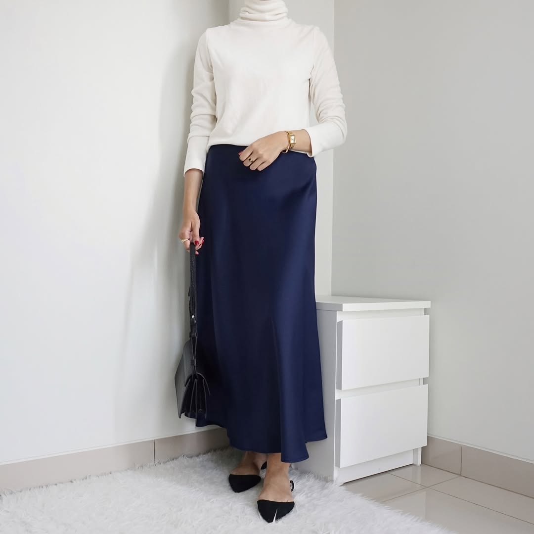 NAVY BLUE | SATIN MIDI SKIRT